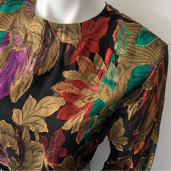 v i n t a g e :: Floral Golden Glam Metallic Sheer Blouse - Picture 9 of 10